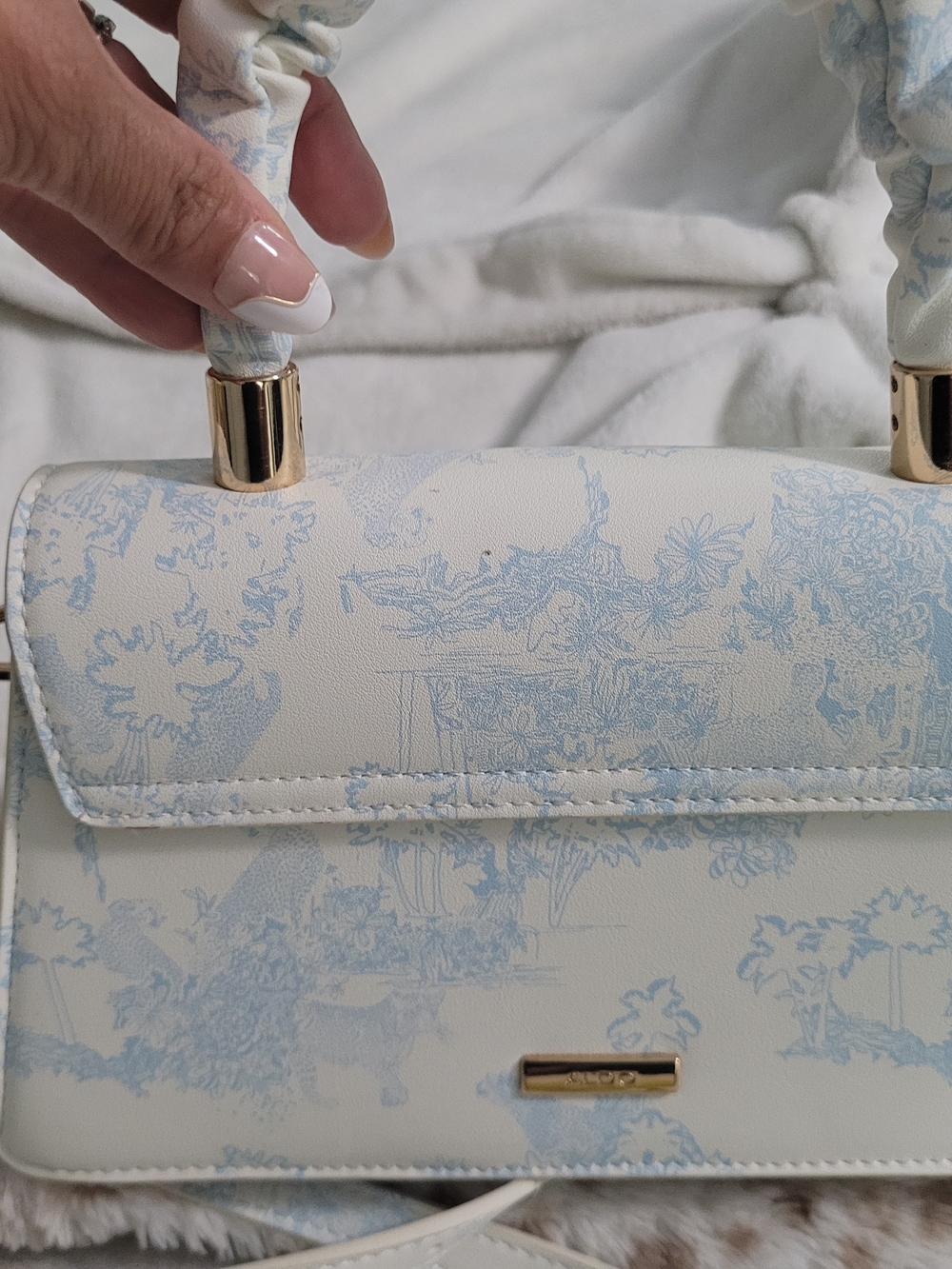 Elegant Light Blue Toile Top-Handle Women’s Bag